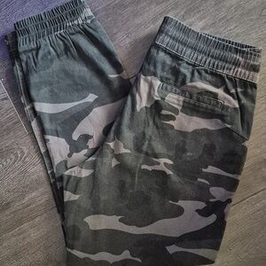 NAMELESS- CAMO JOGGERS